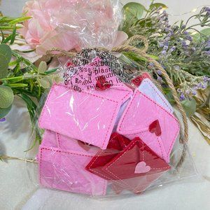 VALENTINE’S DAY Decor Felt Heart Love Envelopes Notes Filler Table Scatter 30 pc